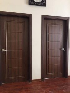 TOP 4 mẫu cửa giả gỗ đẹp phổ biến trên thị trường hiện nay