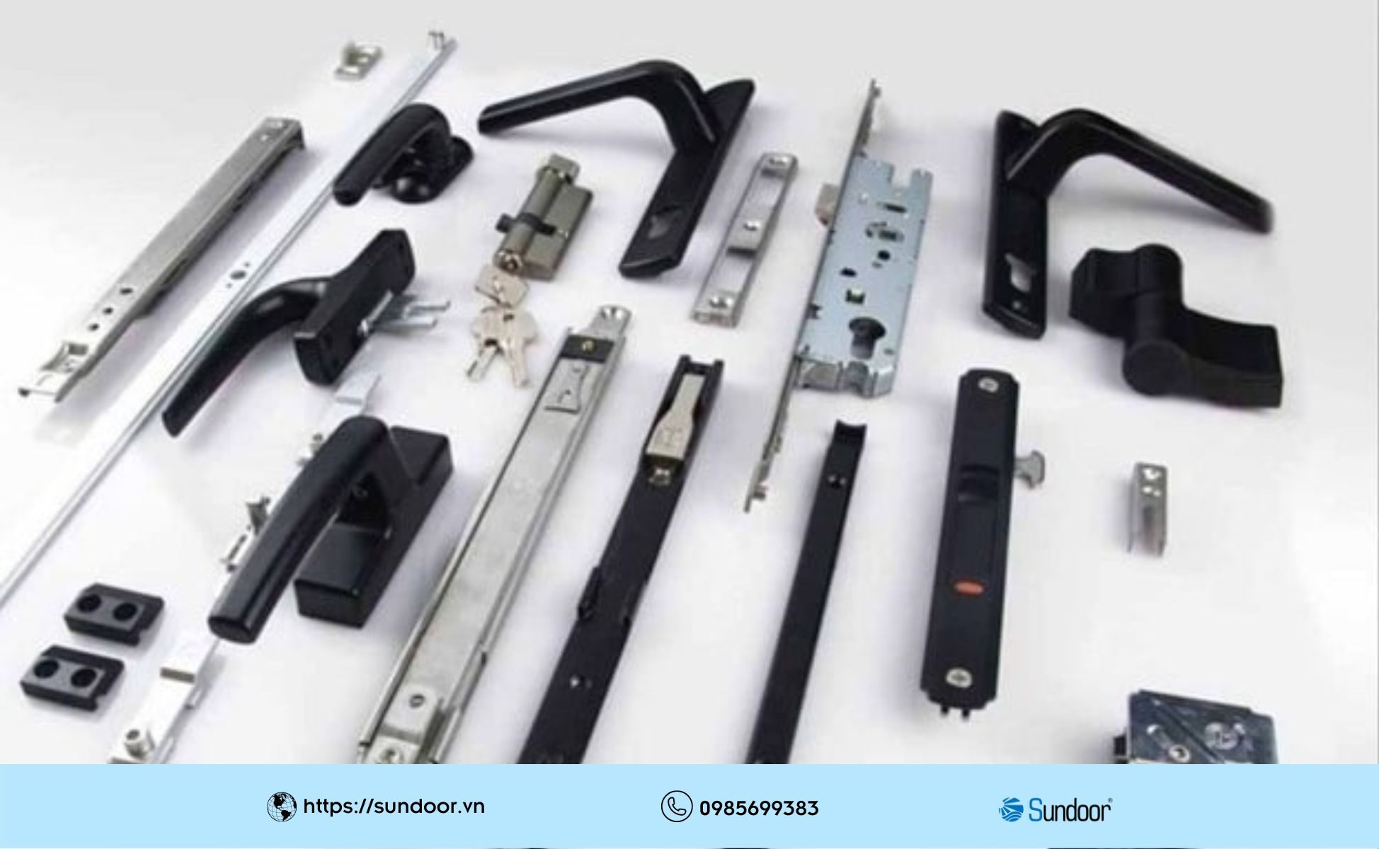 Phụ kiện đầy đủ đi kèm khi mua cửa tại Sundoor